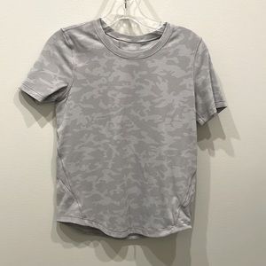 Lululemon short sleeve grey camo shirt